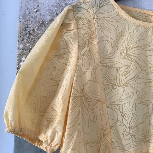 ✨HOST PICK✨Moon River Empire Waist Puff Sleeve Top (NWT) - Picture 4 of 10